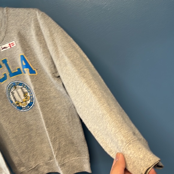 UCLA sweatshirt for sale beautiful condition - Picture 2 of 5